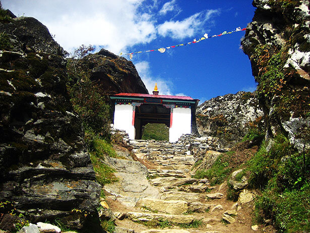 Puerta tibetana camino a Dingboche