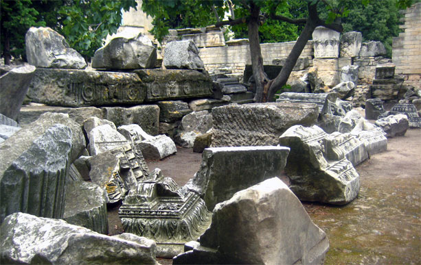 ruinas_teatro_romano_arles