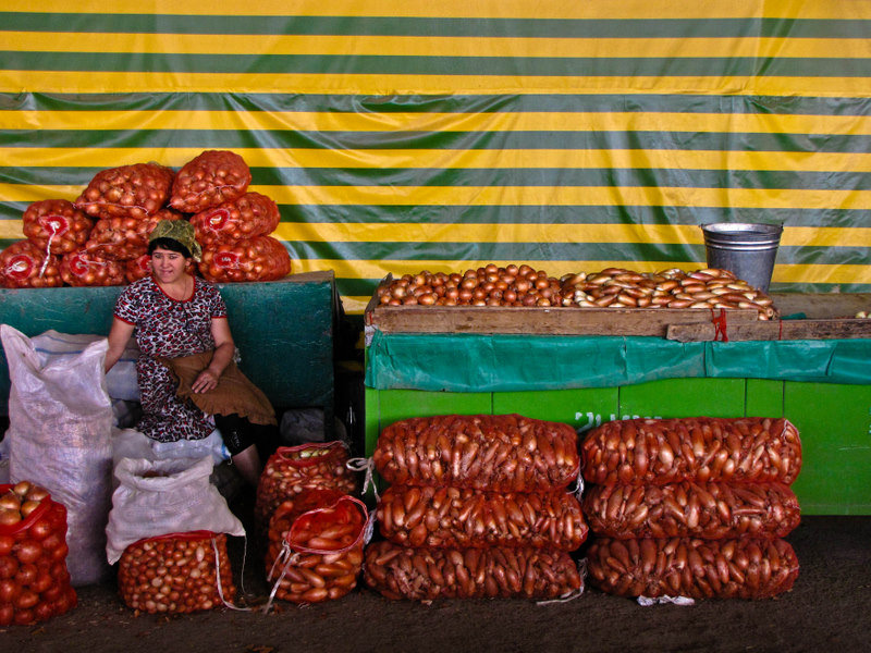 Mercado en Chorsu Bazaar en Tashkent