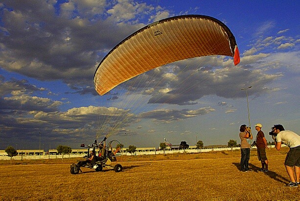 Surrealismo con sentido Paramotor Albacete