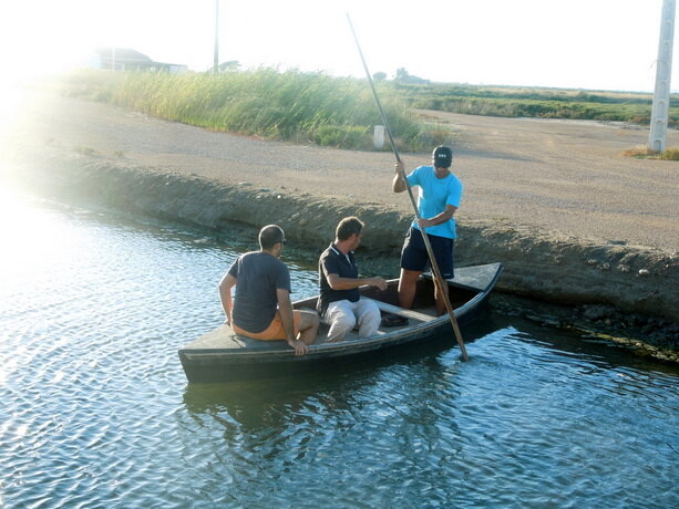 Pedazo de arte el mio llevando la barca...