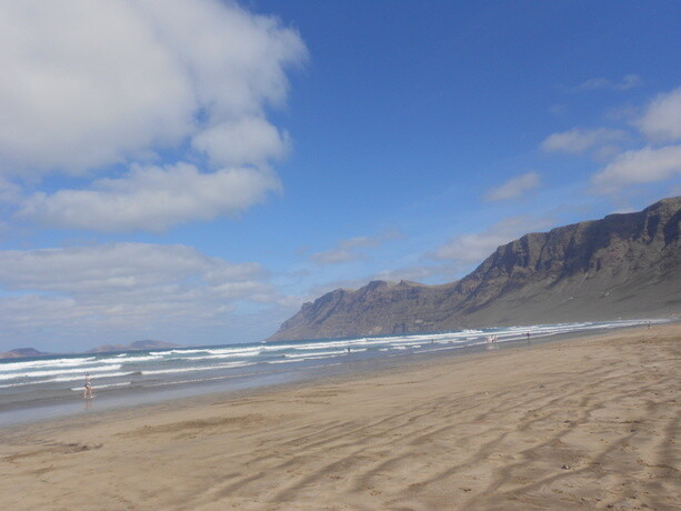 La preciosa playa de Famara