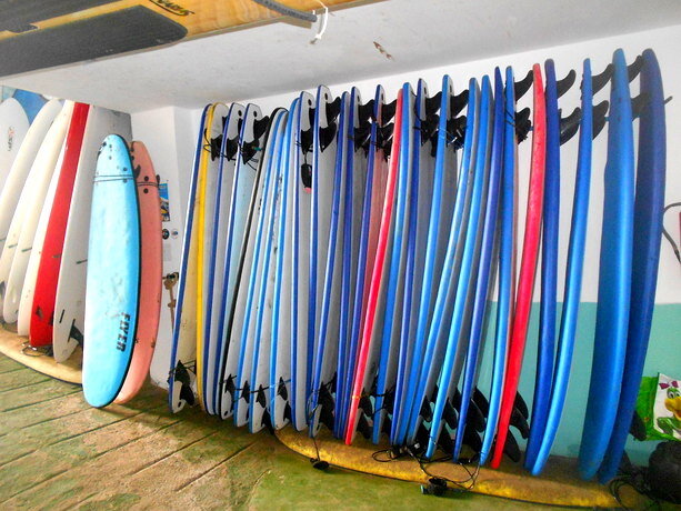 Las tablas que nos esperaban en el garaje de Calima Surf