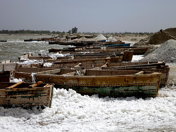 retba-lago-barcos