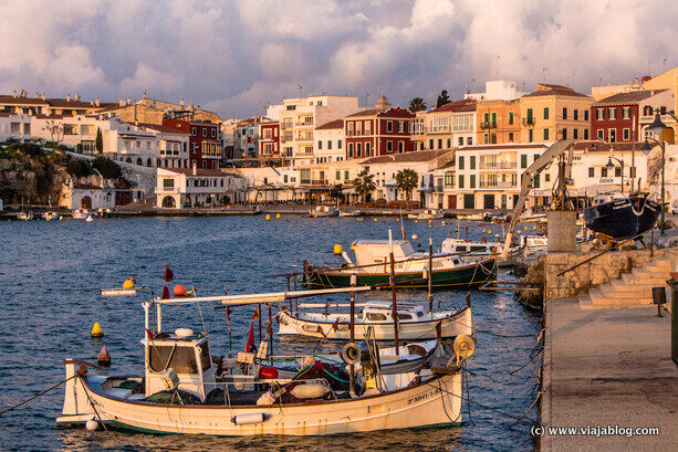 Cales Fonts a la luz del amanecer, Es Castell, Menorca, Islas Baleares [(c)Foto: @avistu]