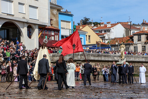 Reunión de la Virgen y Cristo en la Playa de La Ribera, Procesión de La Venia, Luanco