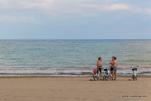 Bicis y playa en Benicassim en Castellón