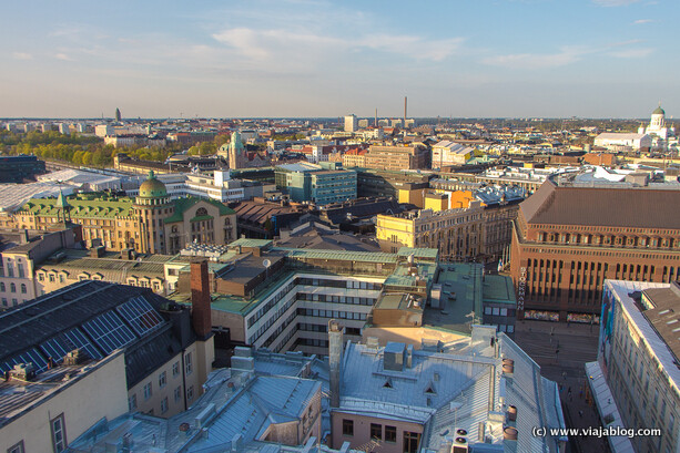 En el Ateljee Bar del Hotel Torni tienes las mejores vistas de Helsinki