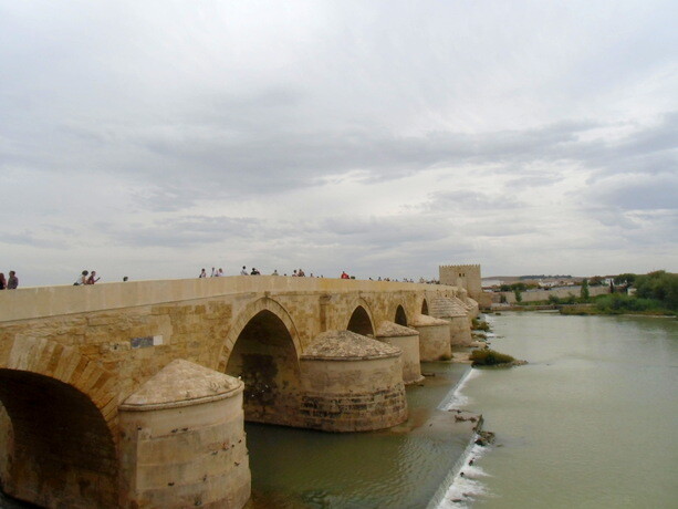 El Puente Romano, con más de 2000 años de antigüedad