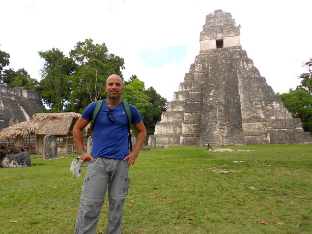 Solos en la Gran Plaza de Tikal