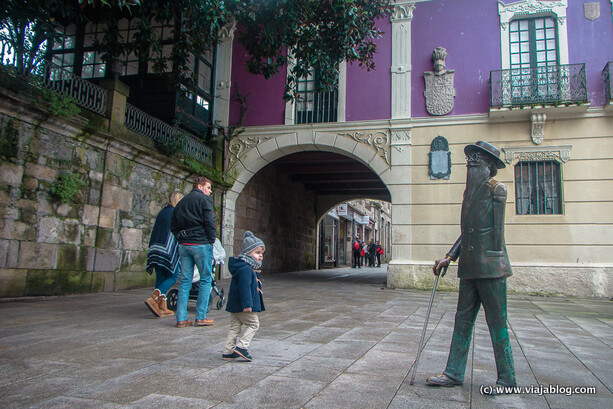 Estatua de Valle-Inclán, Pontevedra