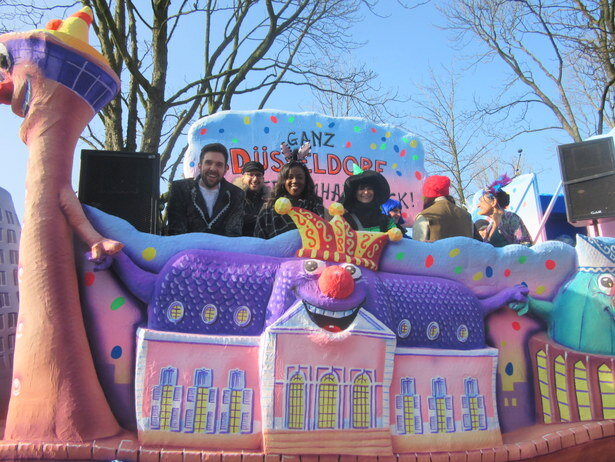 La carroza desde la que vivimos el desfile