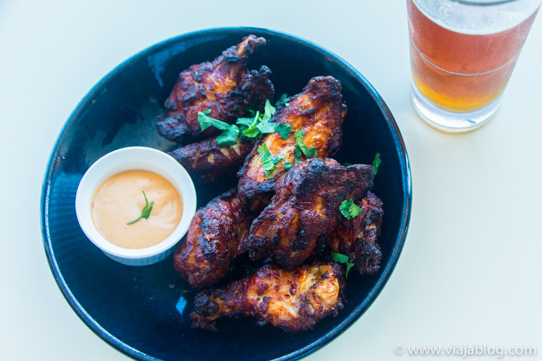 Alitas de pollo, The Deck, Luna Park, Sidney, Australia