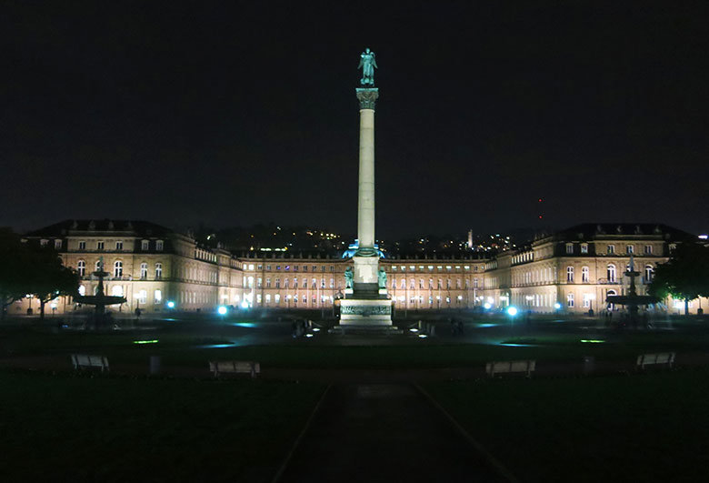 Schlossplatz con la omnipresente Jubilâumssâule