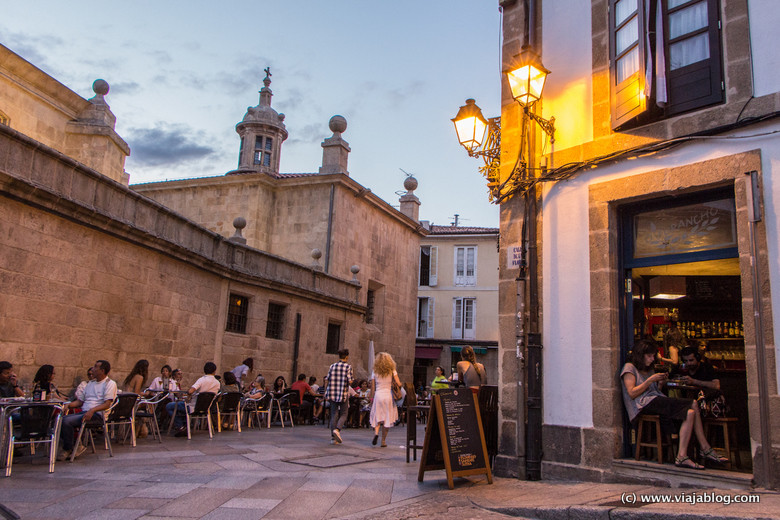 Terrazas junto a la Catedral de Orense, Galicia