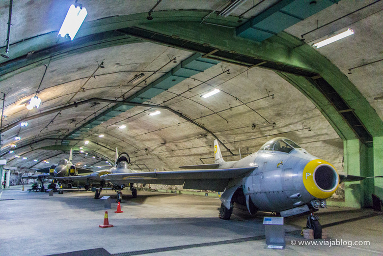Aeroseum. Museo Aviación en un búnker subterraneo, Gotemburgo, Suecia