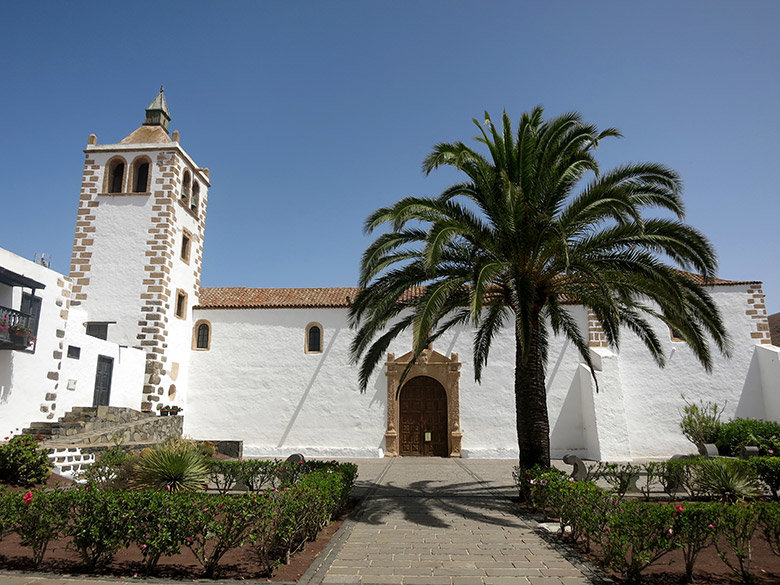 iglesia de pueblo de Betancuria en Fuerteventura