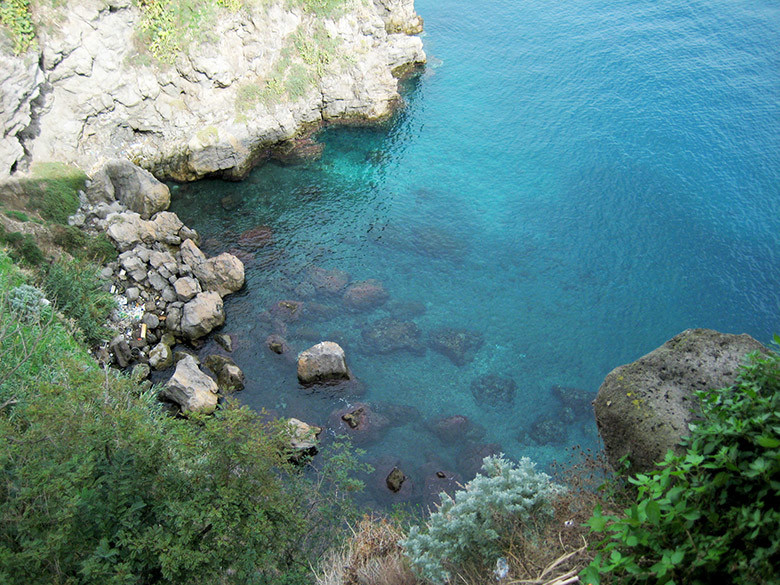 Aguas cristalinas en Lipari