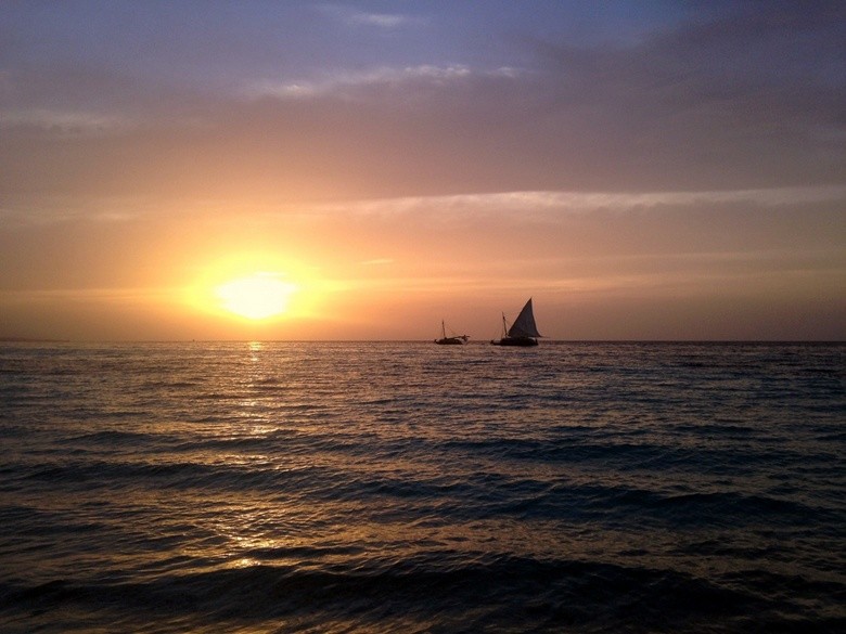 Puesta de sol en Kokoye Beach, Haiti,