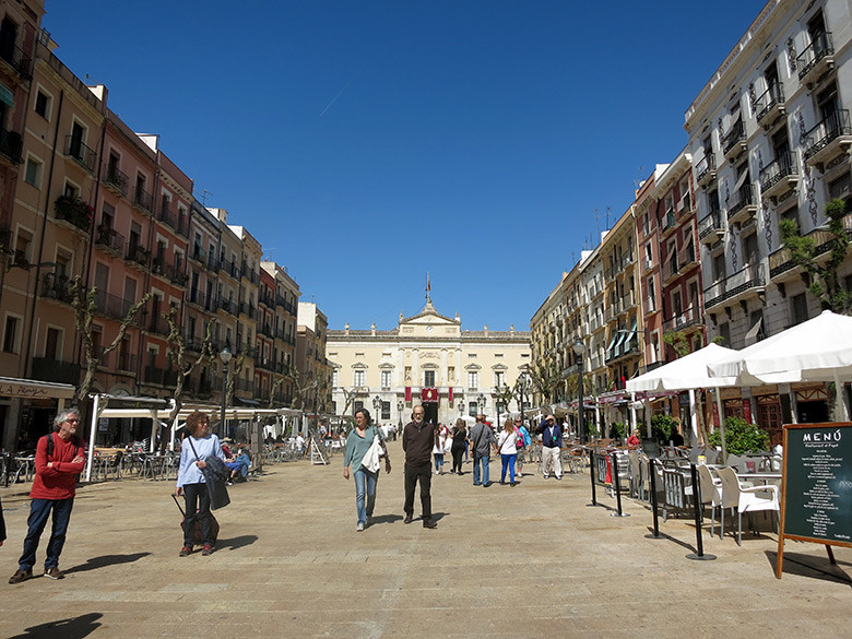 plaza font tarragona