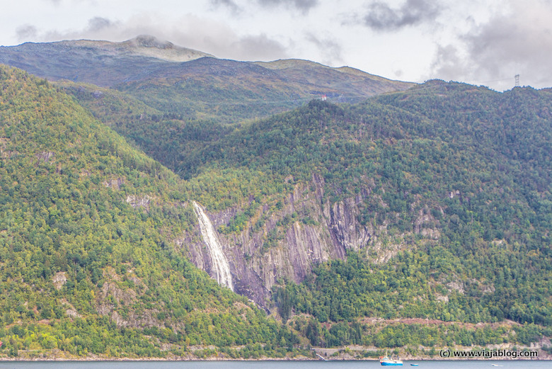 Catarata Fiordo de los Sueños Noruega