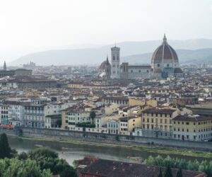 El Palacio de la Señoría, el Río Arno y la Catedral de Florencia [(c)Foto: @avistu]