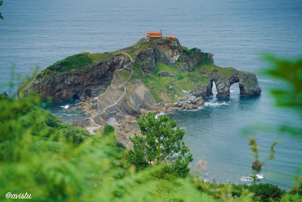 San Juan de Gaztelugatxe desde la Ruta B [(c) Foto: @avistu]