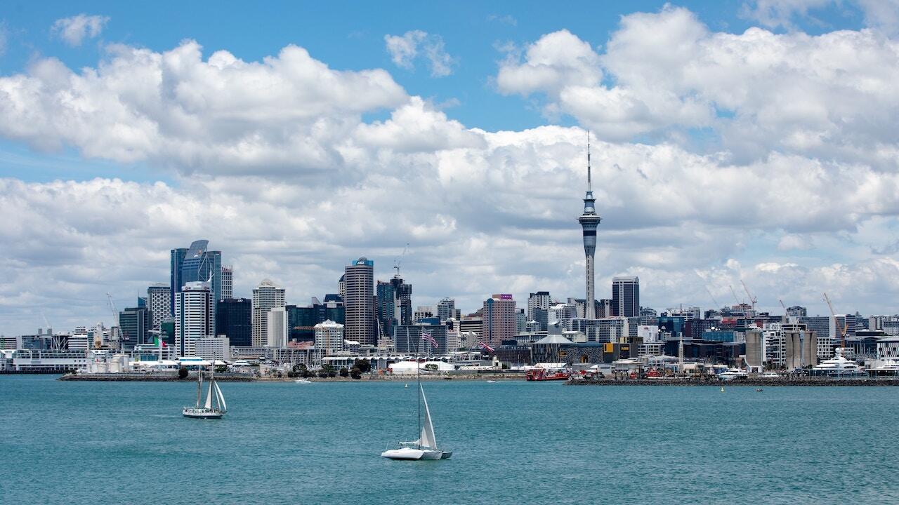 Vista de Auckland y su centro financiero [Foto: Eric Feng/Unsplash]