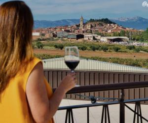 Vistas a Navarrete desde la terraza de Hotel Bodega FyA, Navarrete, La Rioja [(c)Foto: @avistu]