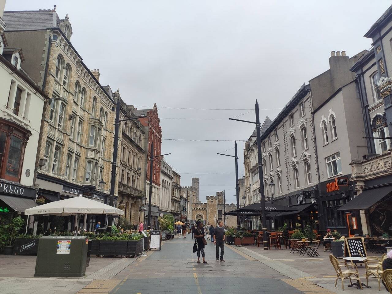 High Street en Cardiff