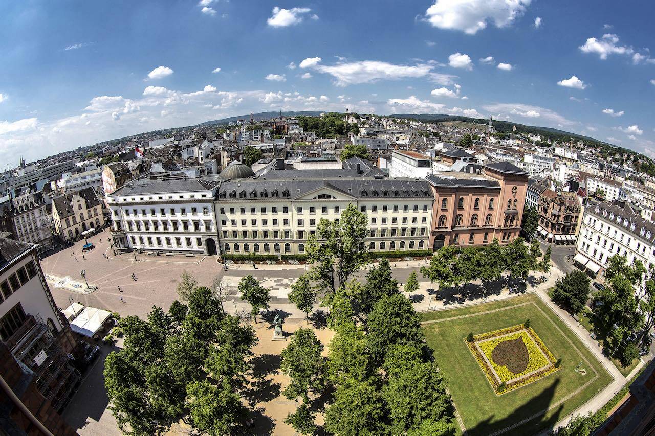 Vista panorámica de Wiesbaden desde la torre de la Marktkirche [(c) Foto: Michael Schick/Tourismus Wiesbaden]