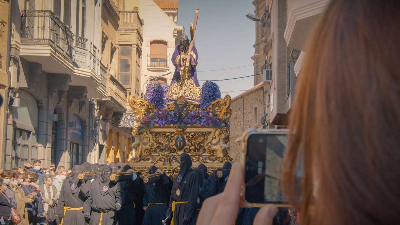 Procesión de Semana Santa en La Bañeza [Foto vía Junta de Castilla y León]